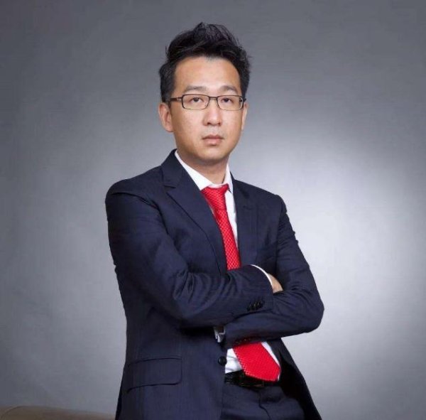 配资炒股开户官网 洪灝：乱世黄金